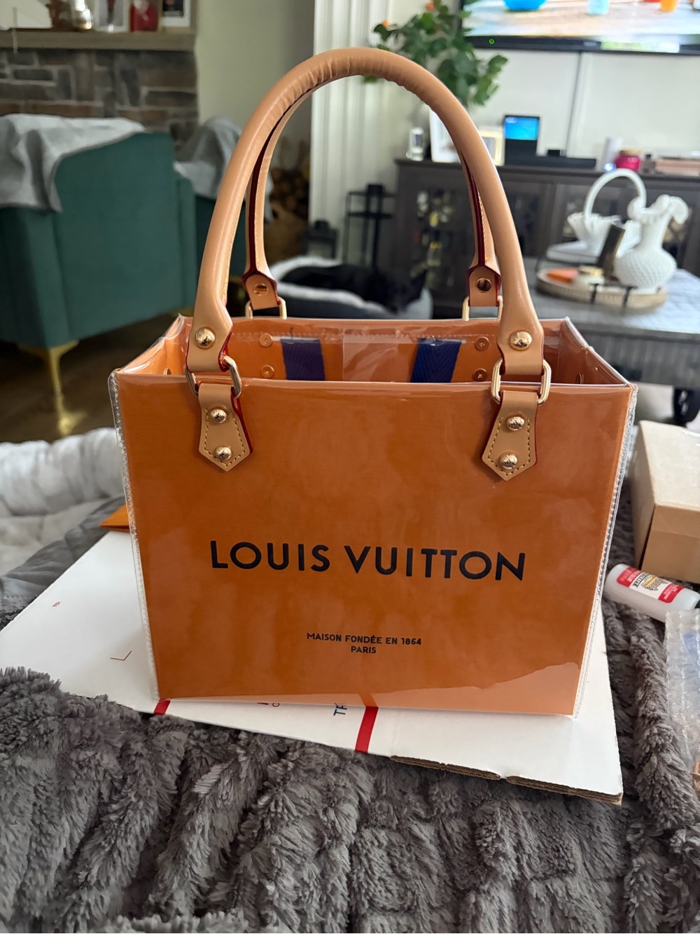 Gift bag tote Louis Vuitton Orange Patent Tote Bag Small.